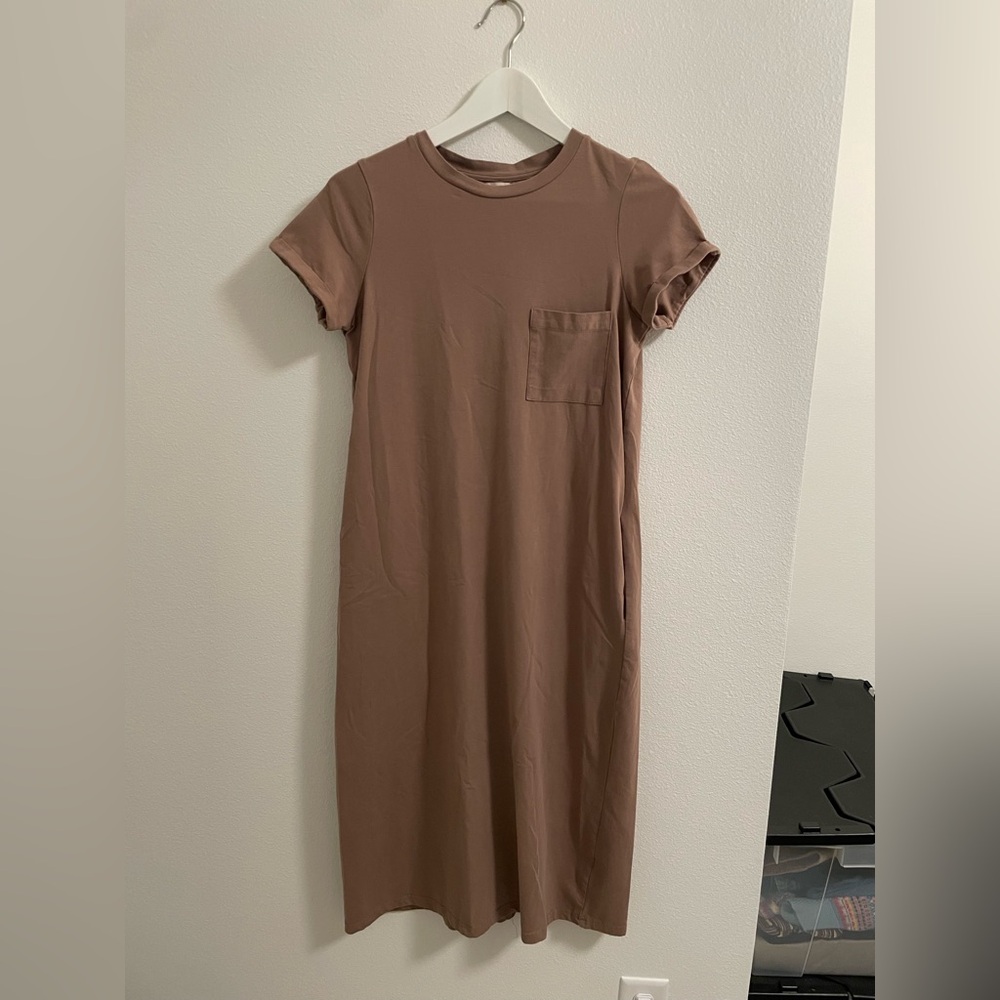 Inherit Co. Finley T-Shirt Midi Dress in Taupe Size Small